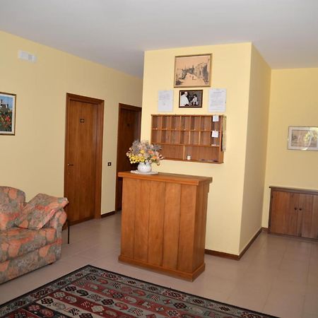 Camere Tiziana Assise Extérieur photo