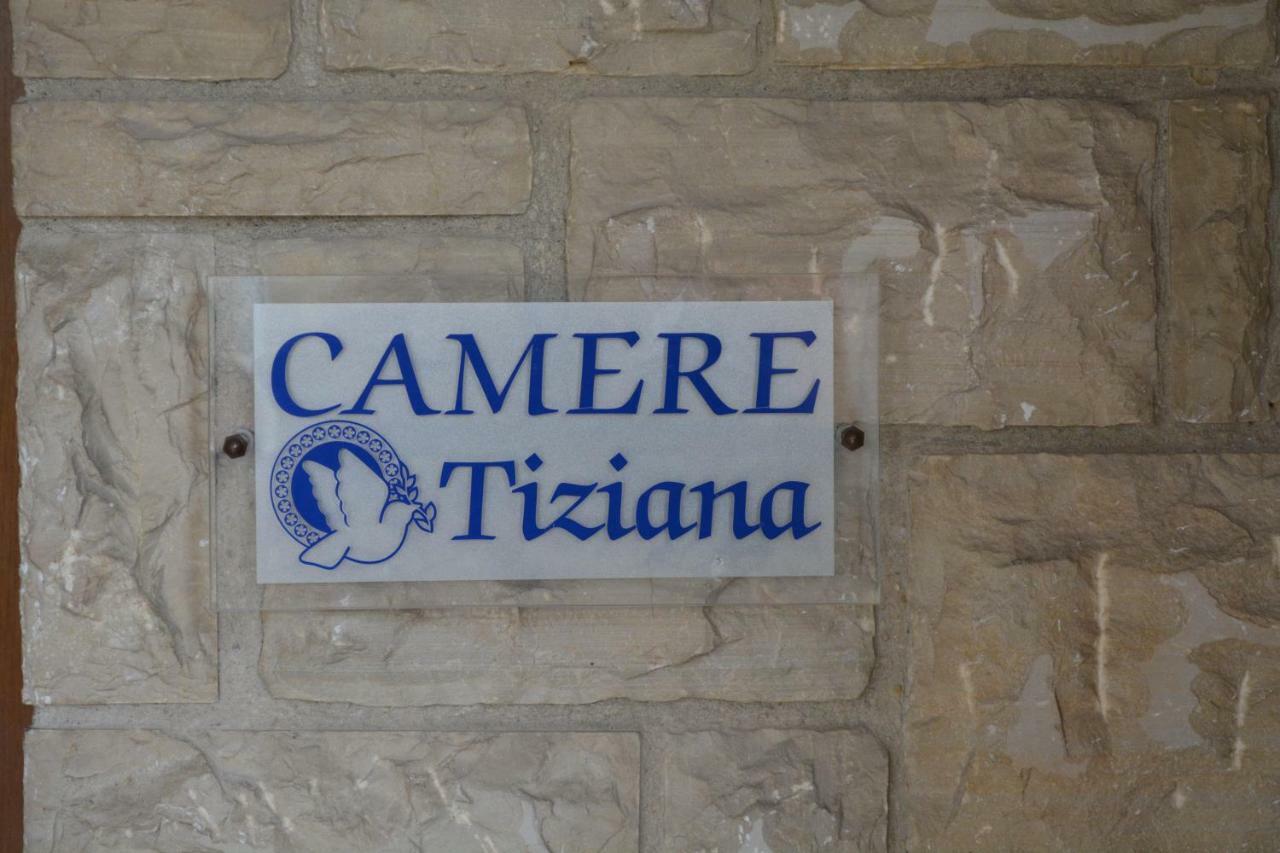 Camere Tiziana Assise Extérieur photo